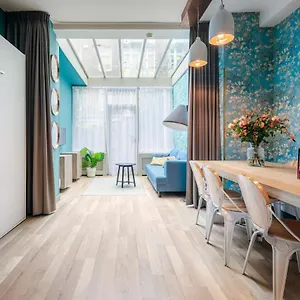  Hotel apartamentowy Musea & Holandia