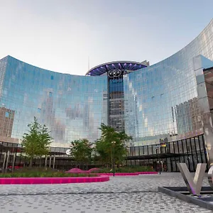 Park By Radisson City West Hotel