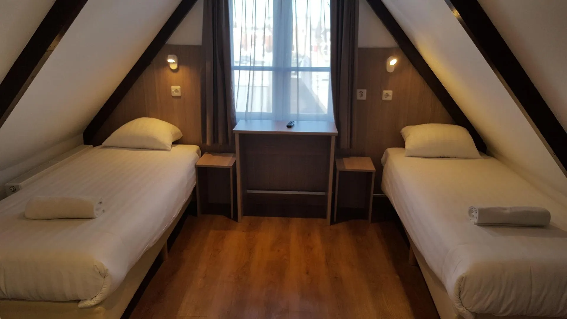 Hotel Old Quarter Амстердам