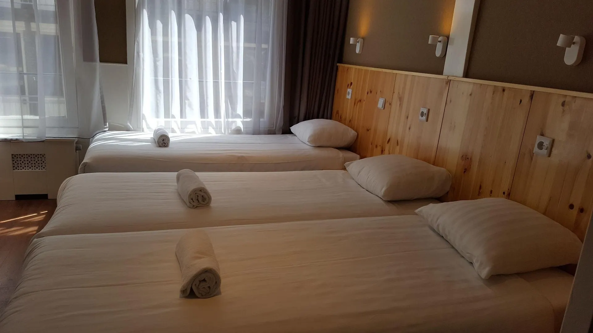 Hotel Old Quarter Амстердам 2*,  Нидерланды
