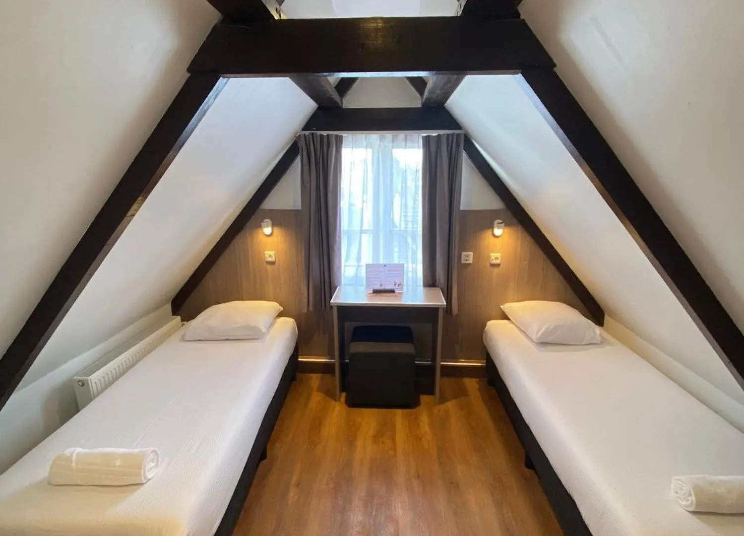 Hotel Old Quarter Амстердам 2*,