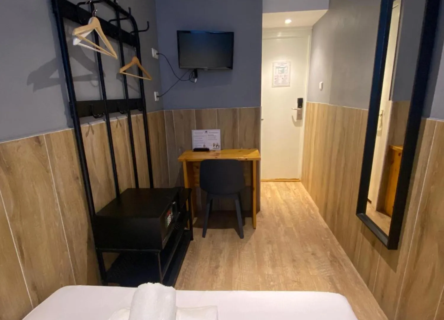 Hotel Old Quarter Амстердам 2*,