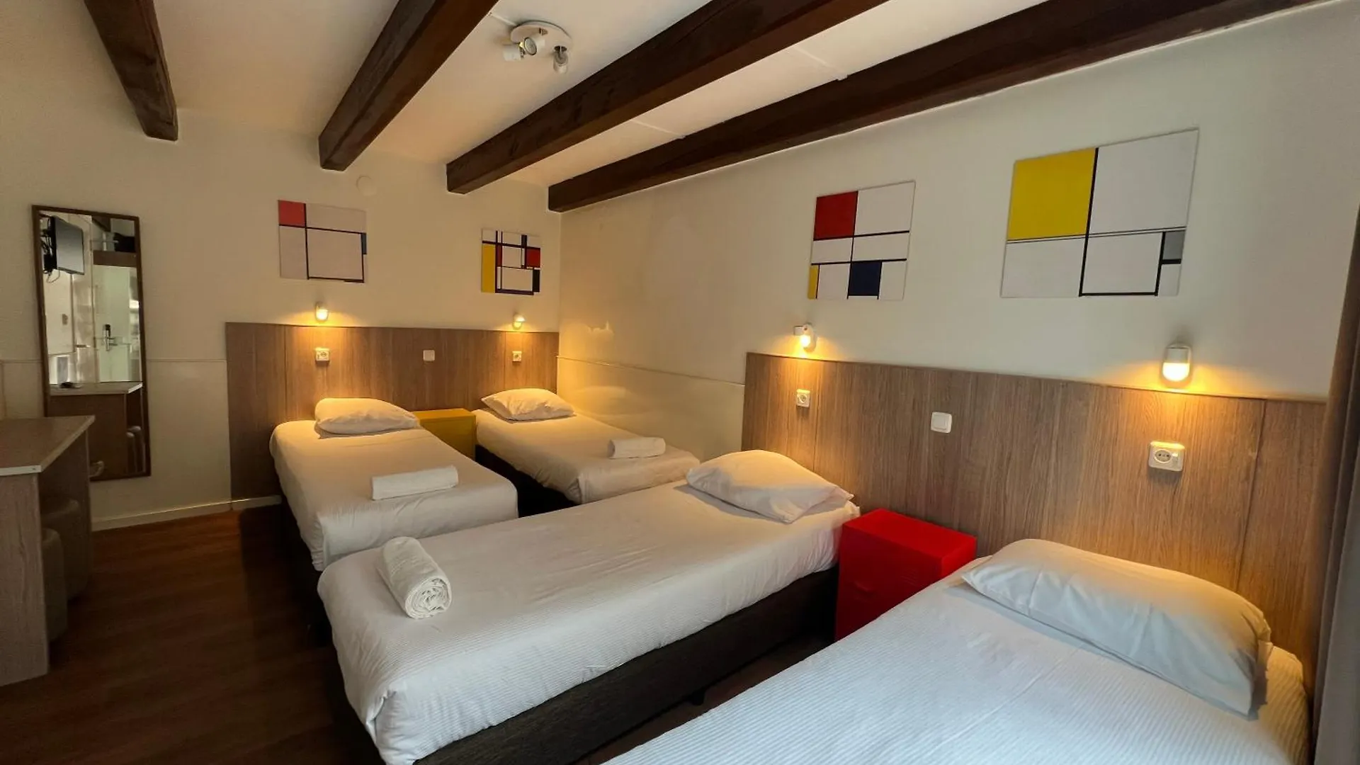 Hotel Old Quarter Амстердам